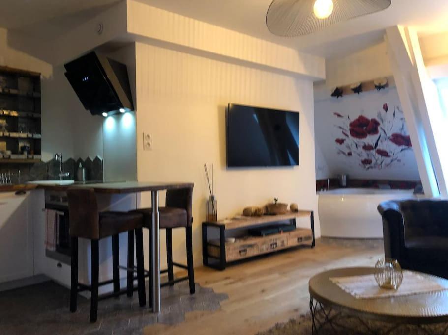 Sejour Detente Au Coeur De Macon Spa,Cine,Bouteille Offerte Екстериор снимка