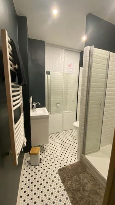 Sejour Detente Au Coeur De Macon Spa,Cine,Bouteille Offerte Екстериор снимка