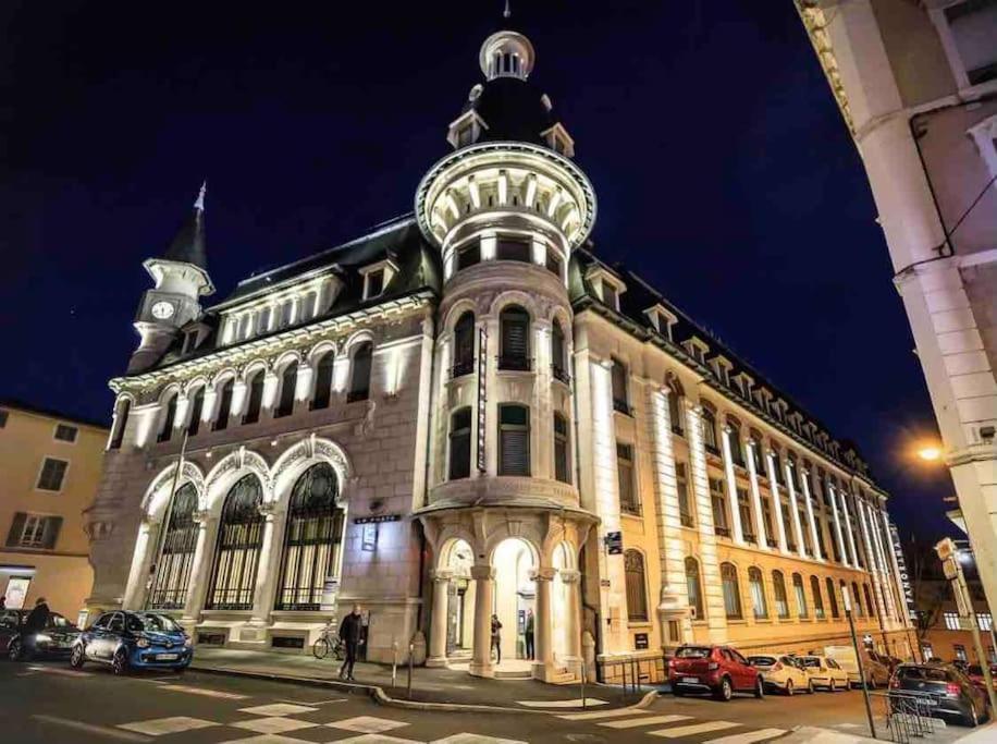 Sejour Detente Au Coeur De Macon Spa,Cine,Bouteille Offerte Екстериор снимка